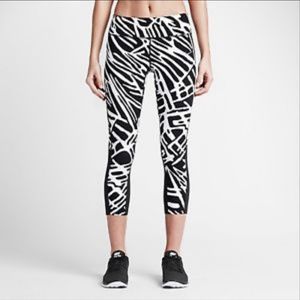Nike Epix Lux Printed Crop Running Tights
